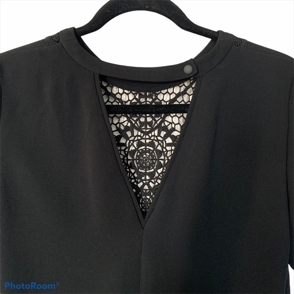 Club Monaco Staple Black Crochet Knit V Neck Short Sleeve Blouse Size Xtra Small - Picture 3 of 5